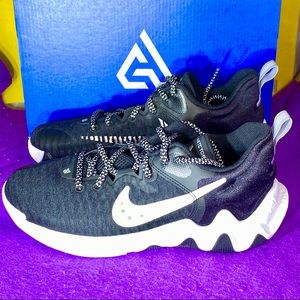 Nike Giannis Immortality Black/White/Green DB6081-010 Men’s/Boys Sz. 7Y Wmns 8.5